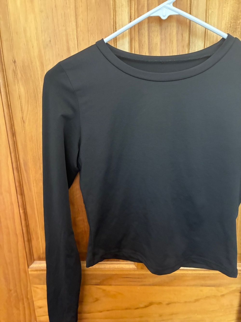 Classic Black Long-Sleeve Women's Crop Top Size Medium - Picture 3 of 8